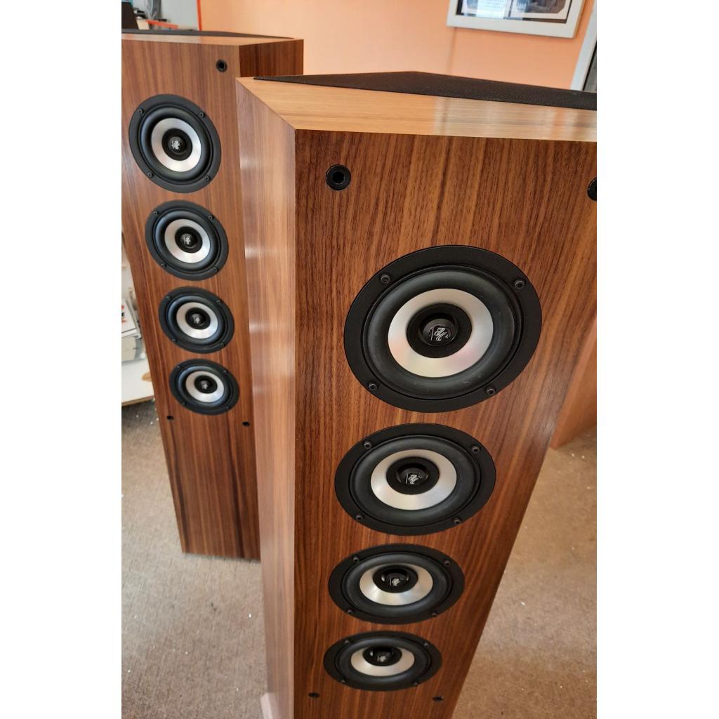 FULL RANGE Loudspeakers